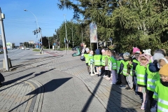 Wycieczka przedszkolaków na skrzyżowanie Grupa IV