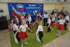 Wiwat Niepodległa!- Uroczysta Akademia z okazji Święta Niepodległości przygotowana przez dzieci z grupy 4